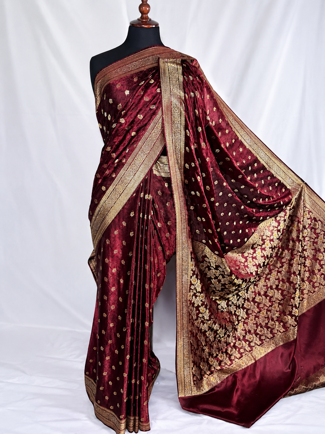 Royal Maroon Banarasi Silk Saree ✨